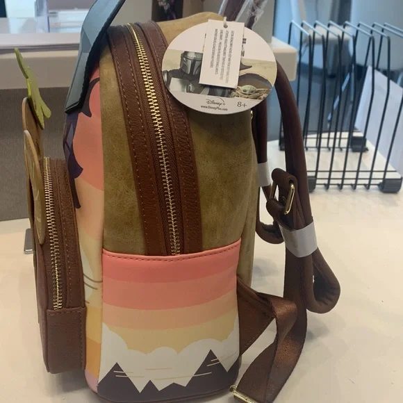 Mandalorian Star Wars loungefly backpack - Picture 7 of 13